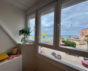 Dormitori de Apartament de lloguer en Torrevieja amb Aire condicionat, Calefacció i Moblat