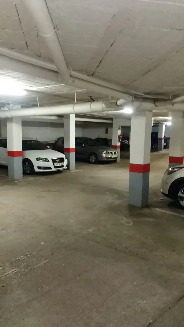 Parking of Garage for rent in Girona