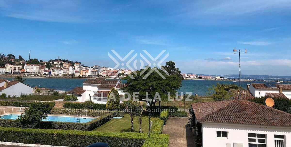 Jardí de Casa o xalet en venda en O Grove   amb Calefacció, Jardí privat i Terrassa