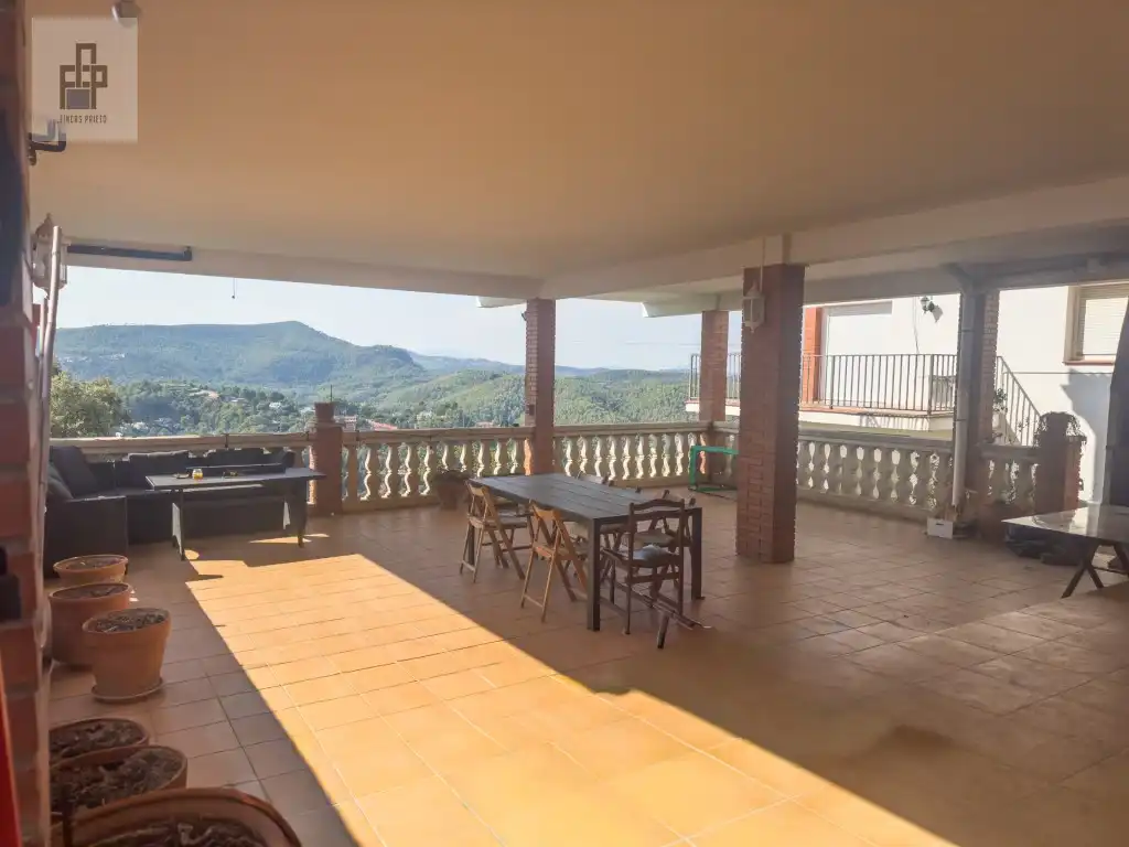 Terraza de Casa o chalet en venta en Torrelles de Llobregat