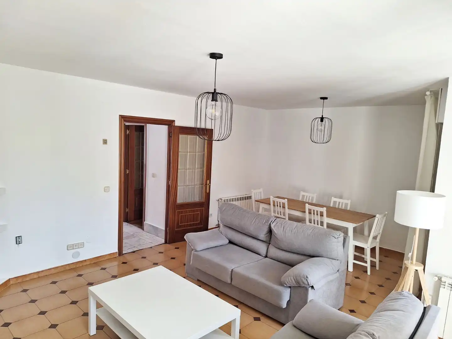 Sala d'estar de Casa adosada en venda en Villaviciosa de Odón amb Aire condicionat, Calefacció i Jardí privat
