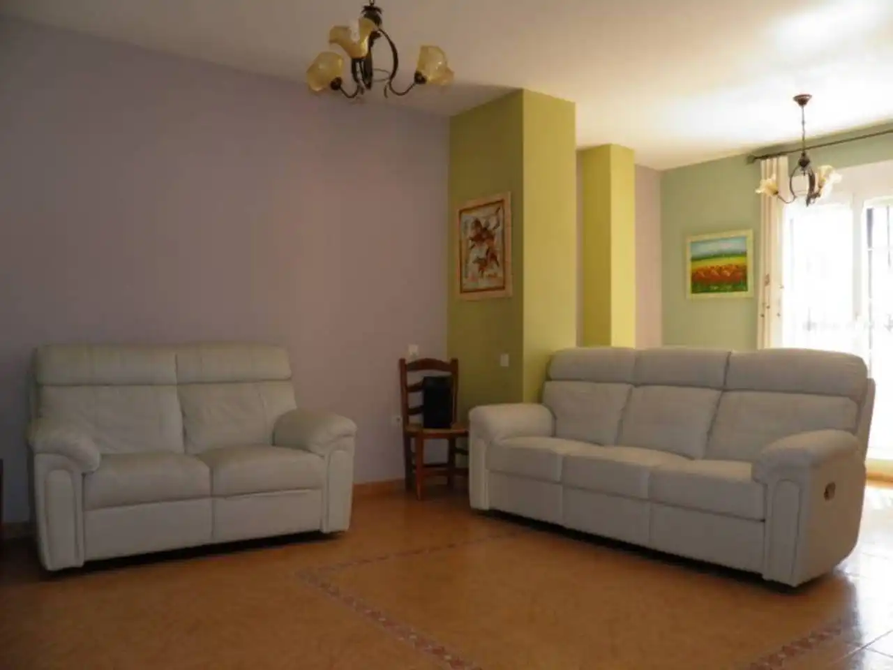 Sala d'estar de Casa o xalet en venda en Loja amb Aire condicionat, Terrassa i Moblat