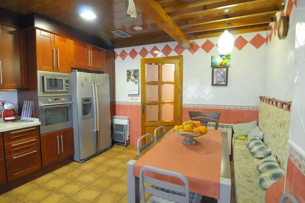 Küche von Haus oder Chalet zum Verkauf in Valdepeñas mit Klimaanlage, Heizung und Privatgarten