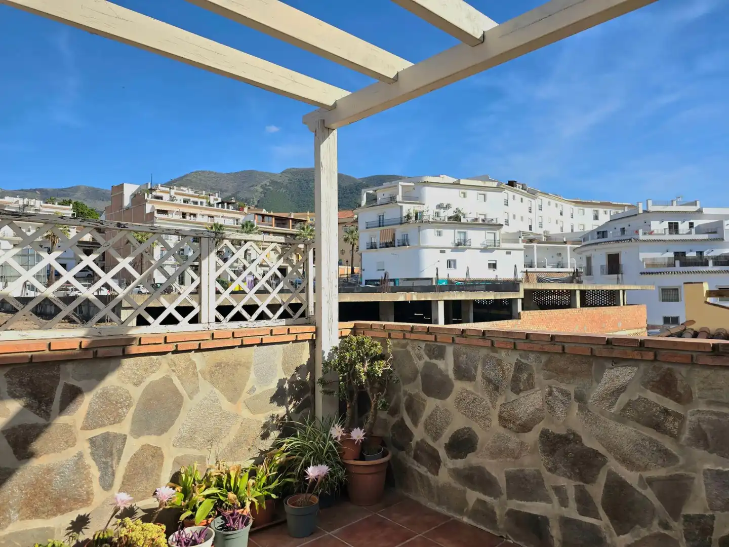 Vista exterior de Ático en venta en Alhaurín El Grande con Aire acondicionado, Calefacción y Parquet