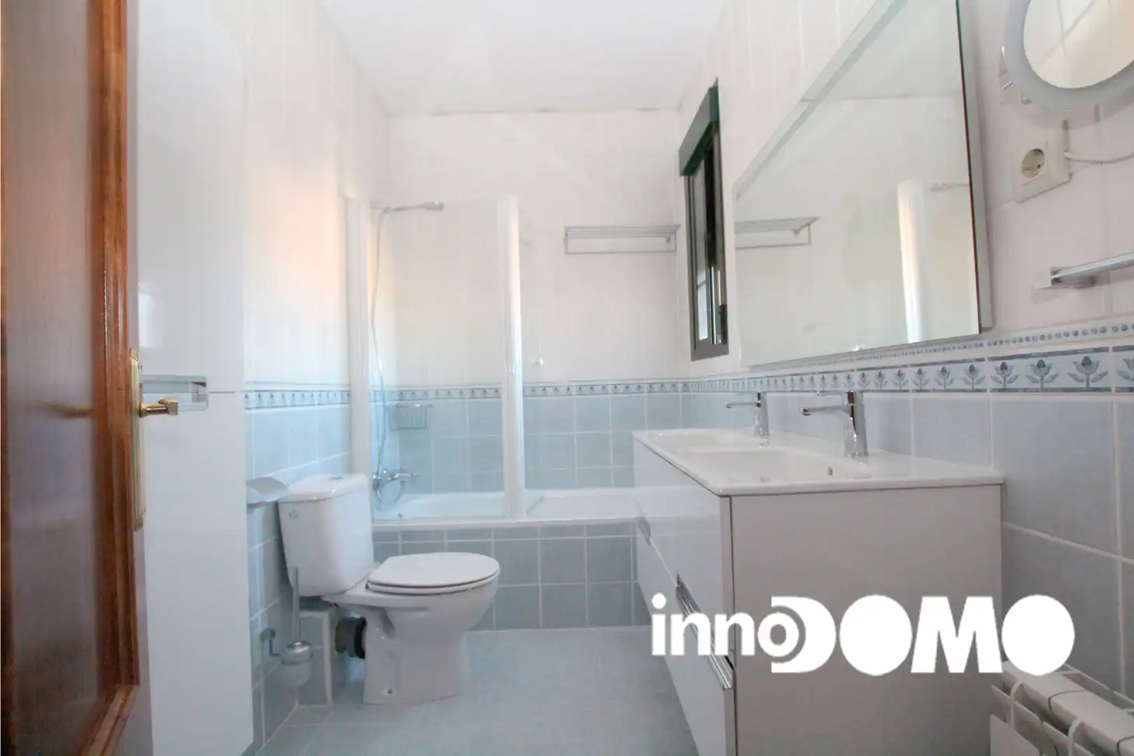 Baño de Casa adosada en venta en Argés con Aire acondicionado, Calefacción y Jardín privado