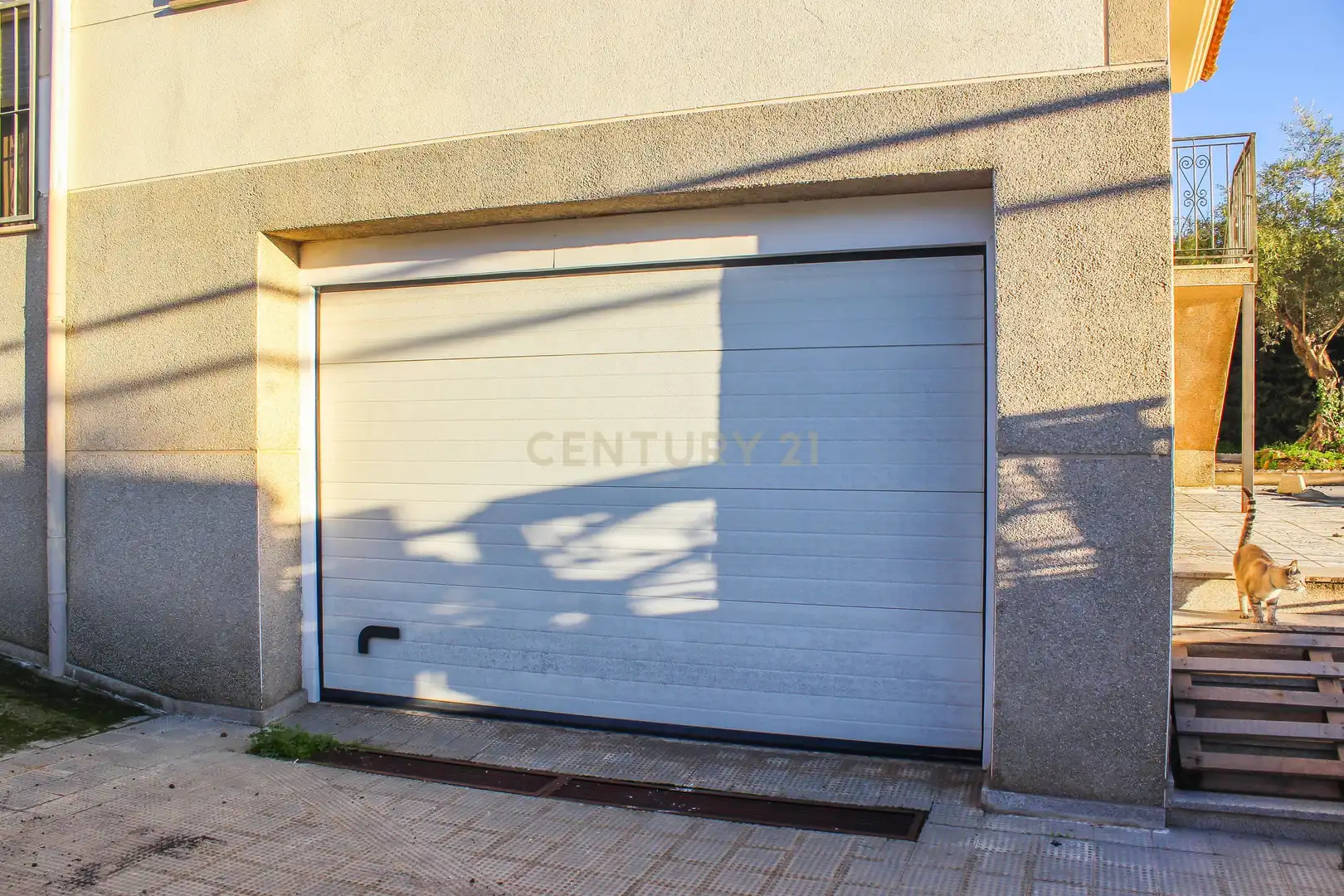 Aparcament de Casa o xalet en venda en Cáceres amb Aire condicionat, Jardí privat i Traster