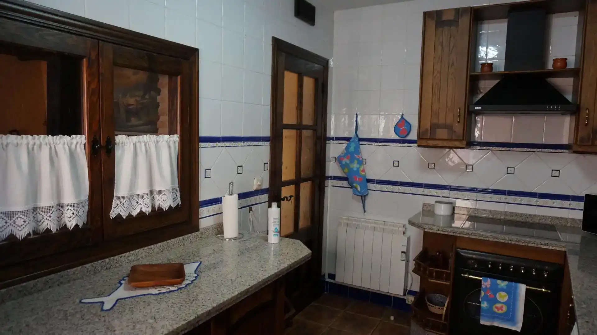 Cuina de Casa adosada en venda en Valverde del Fresno amb Aire condicionat i Balcó