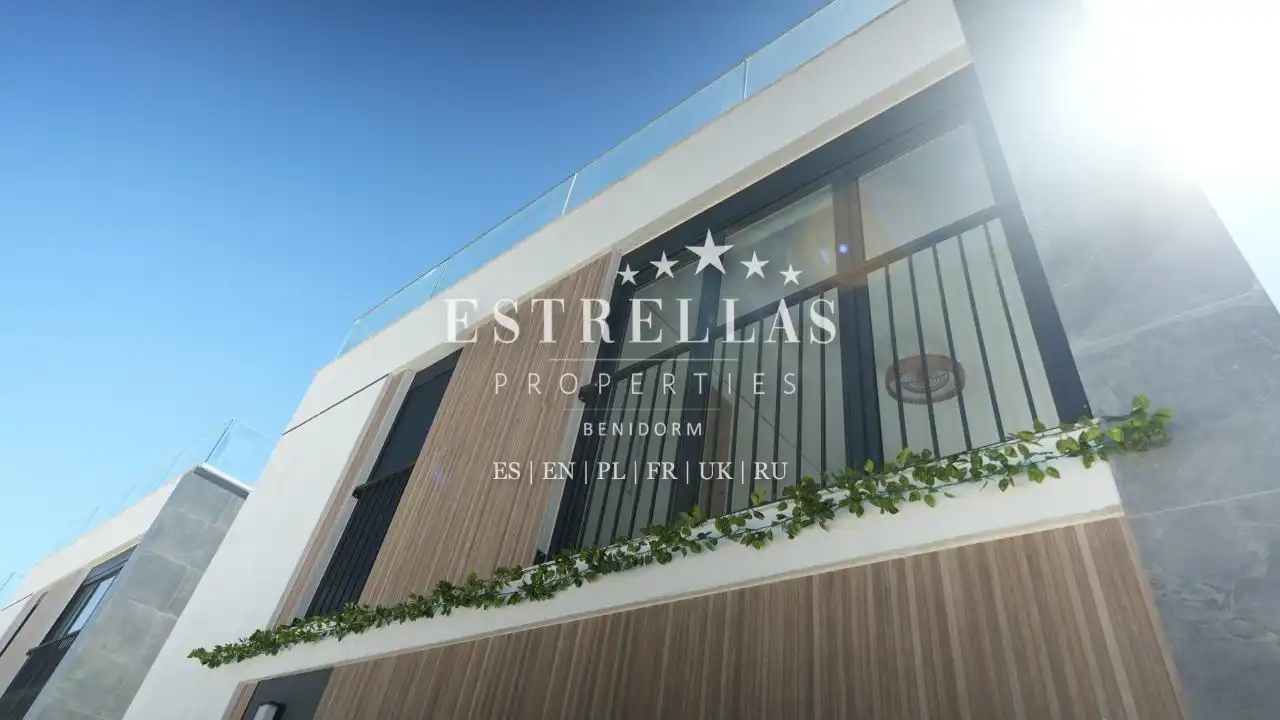 Vista exterior de Casa o chalet en venta en La Nucia con Aire acondicionado, Calefacción y Jardín privado