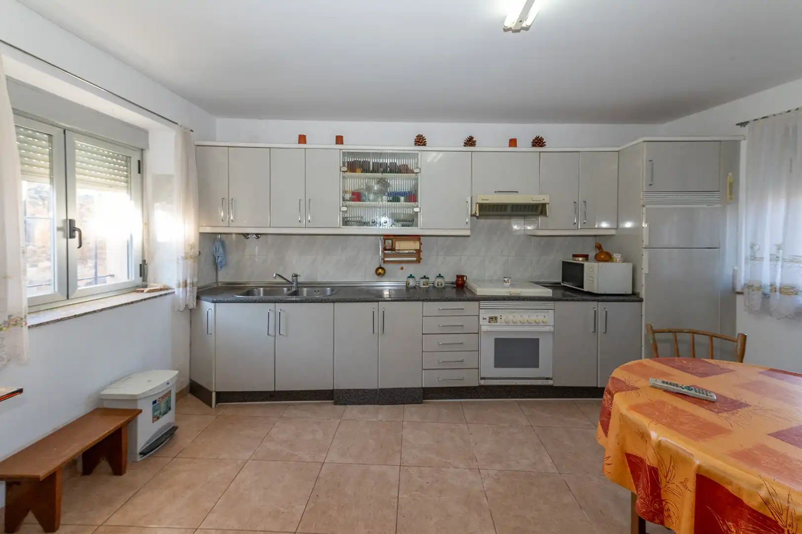 Küche von Country house zum Verkauf in Santa Colomba de Somoza mit Möbliert