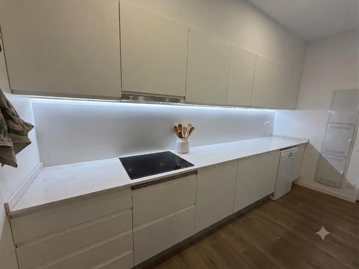 Cocina de Apartamento de alquiler en Badalona con Calefacción, Amueblado y Horno