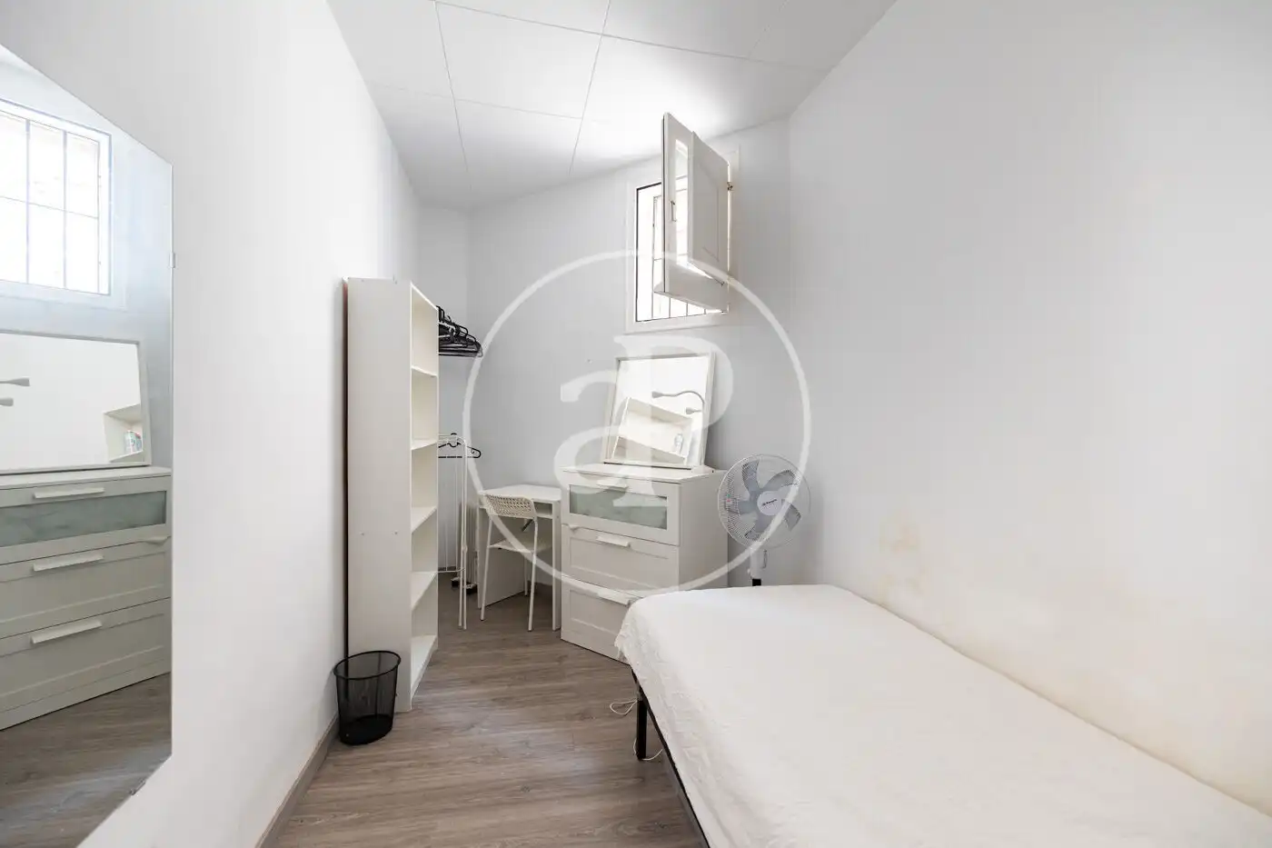 Bedroom of Flat for sale in Barcelona  with Heating, Furnished and Balcony