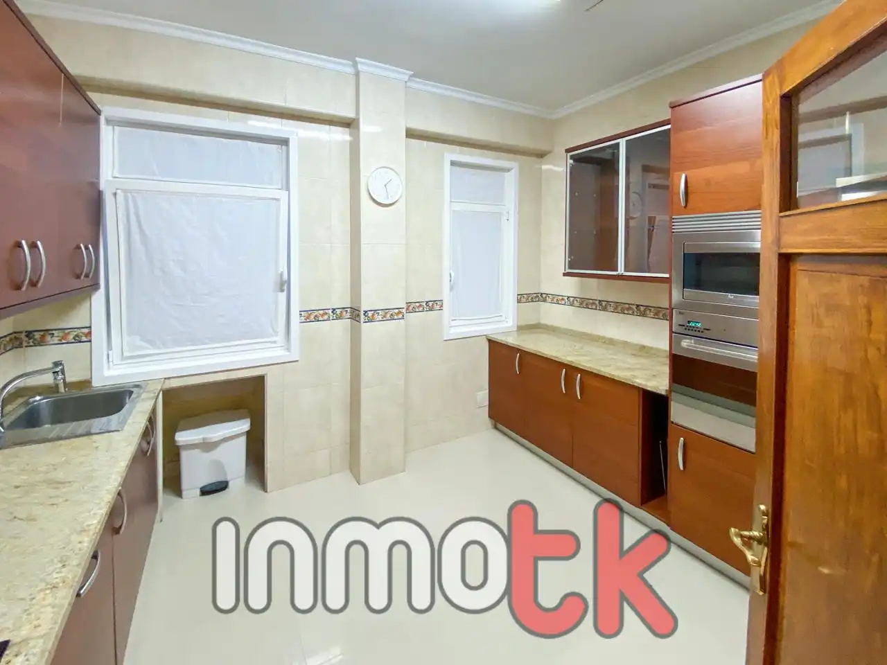 Kitchen of Flat for rent in A Coruña Capital   with Heating, Parquet flooring and Furnished