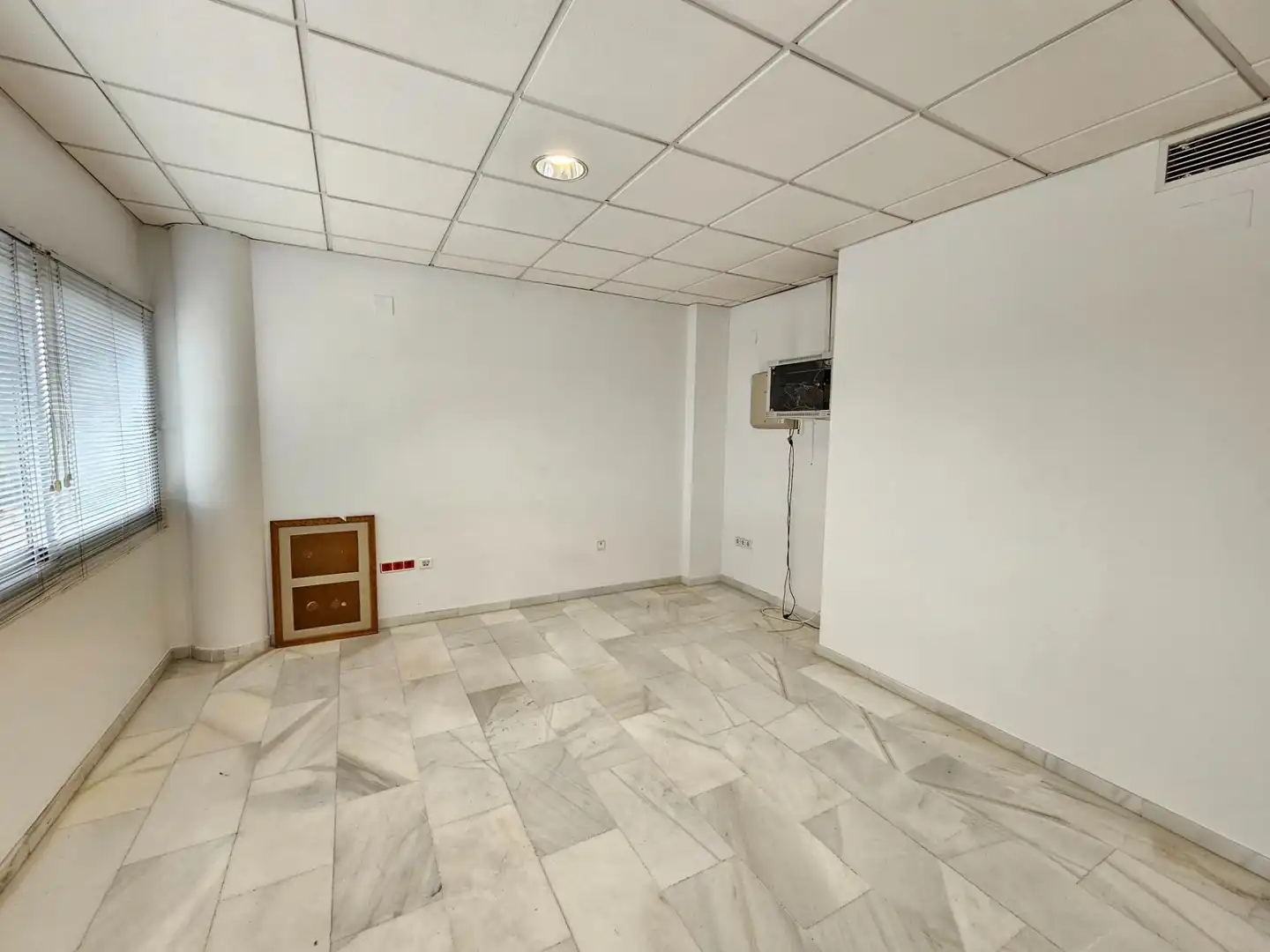 Office for sale in Santa Rosa - Valdeolleros