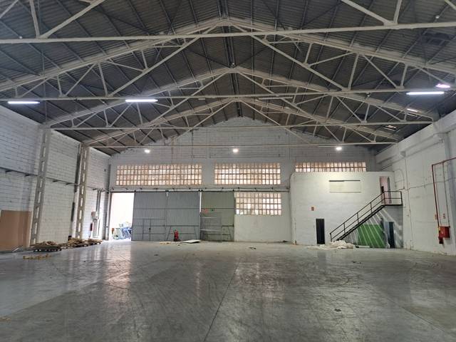 Nave industrial en Alquiler en Centre