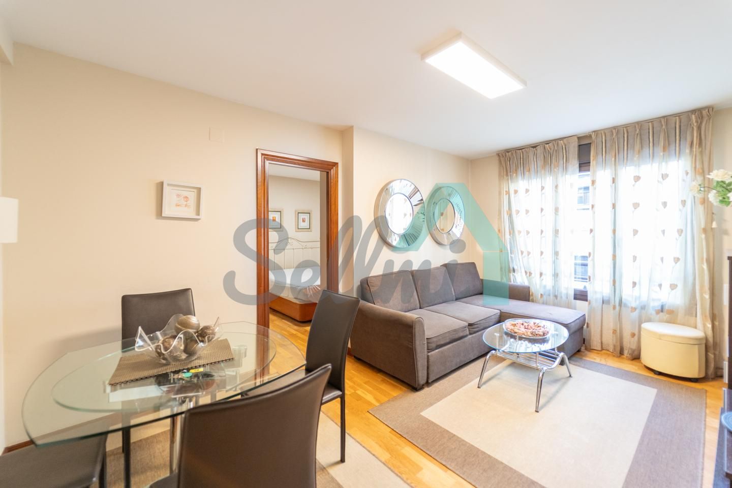 Vista exterior de Piso de alquiler en Gijón  con Calefacción, Parquet y Amueblado