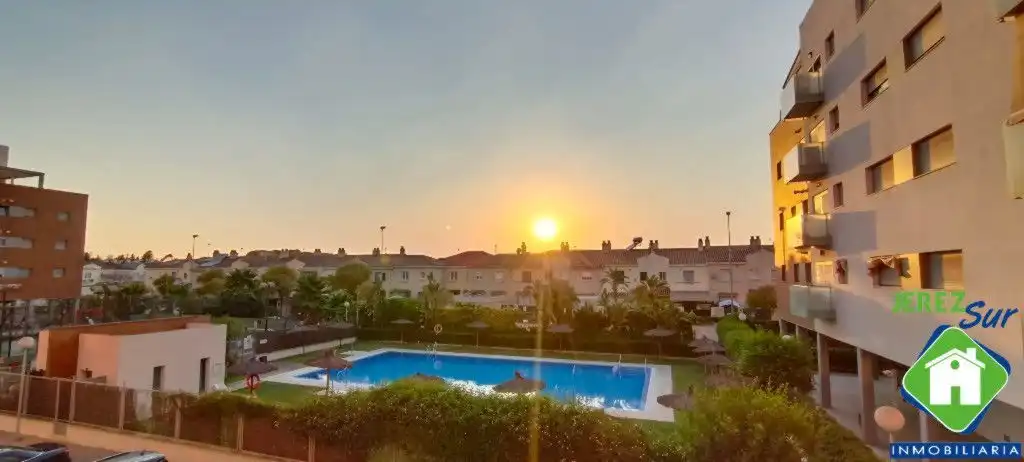 Jardí de Pis en venda en Jerez de la Frontera amb Aire condicionat, Terrassa i Piscina comunitària
