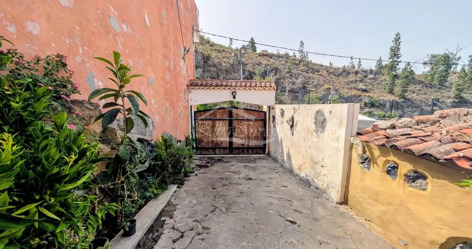 Vista exterior de Casa o xalet en venda en Guía de Isora amb Moblat
