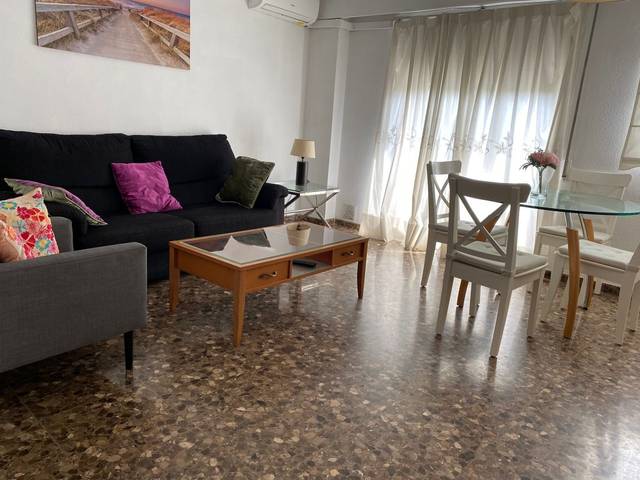 Piso en Alquiler en En Corts - Doctor Waksman