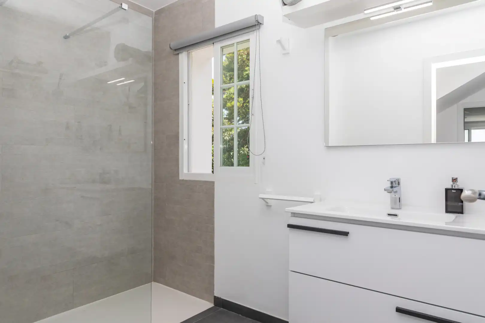 Bathroom of Detached homes for rent in Estepona  with Air Conditioner, Private garden and Terrace