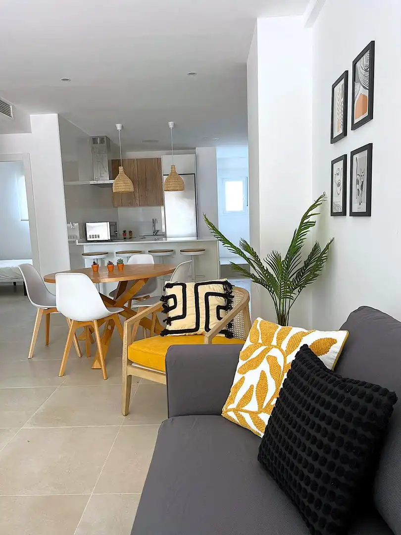Sala d'estar de Planta baixa en venda en Benidorm amb Aire condicionat, Moblat i Piscina comunitària
