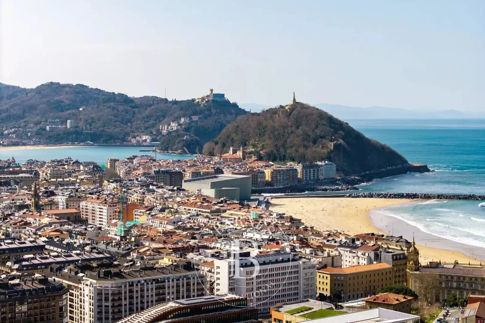 Exterior view of Duplexes for sale in Donostia - San Sebastián   with Heating, Balcony and Internet