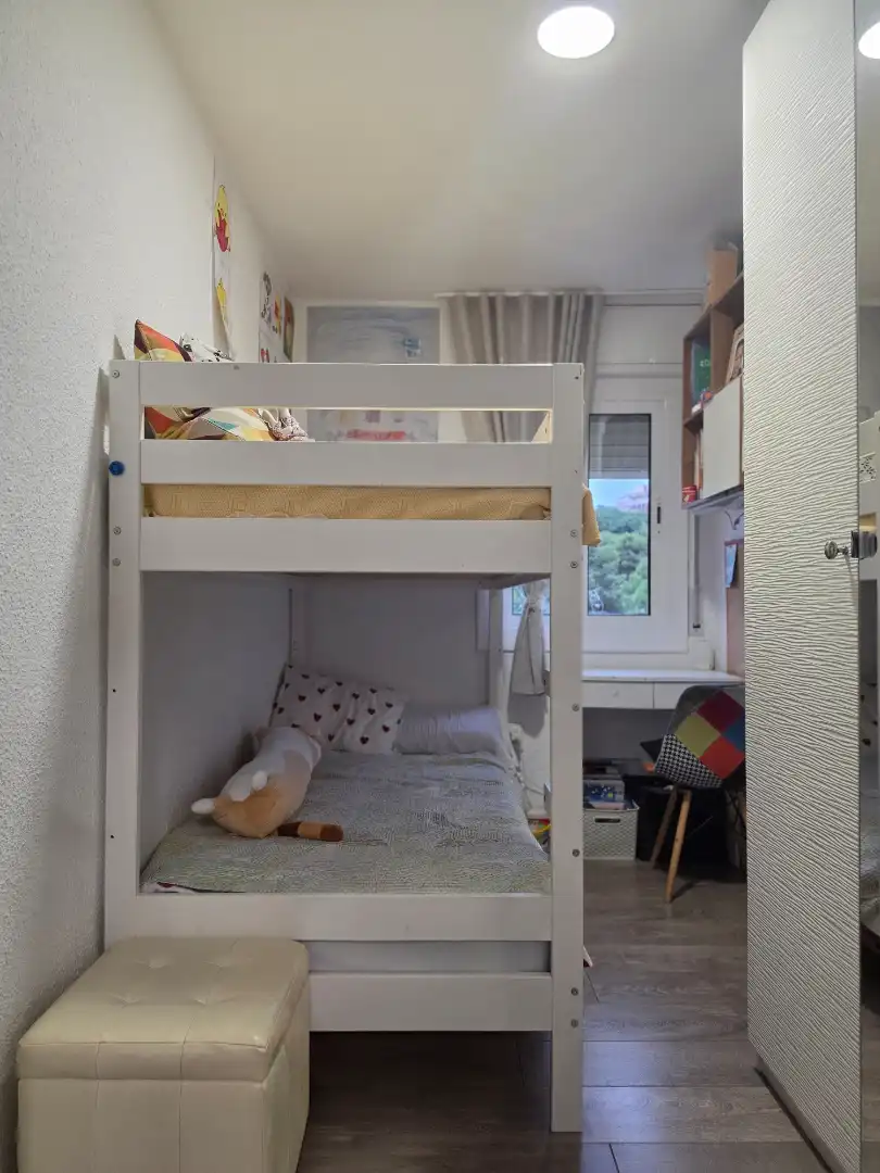 Bedroom of Flat for sale in L'Hospitalet de Llobregat  with Air Conditioner, Parquet flooring and Furnished