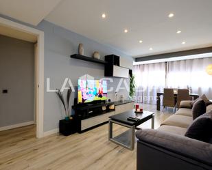 Living room of Flat for sale in  Barcelona Capital  with Heating, Swimming Pool and Balcony