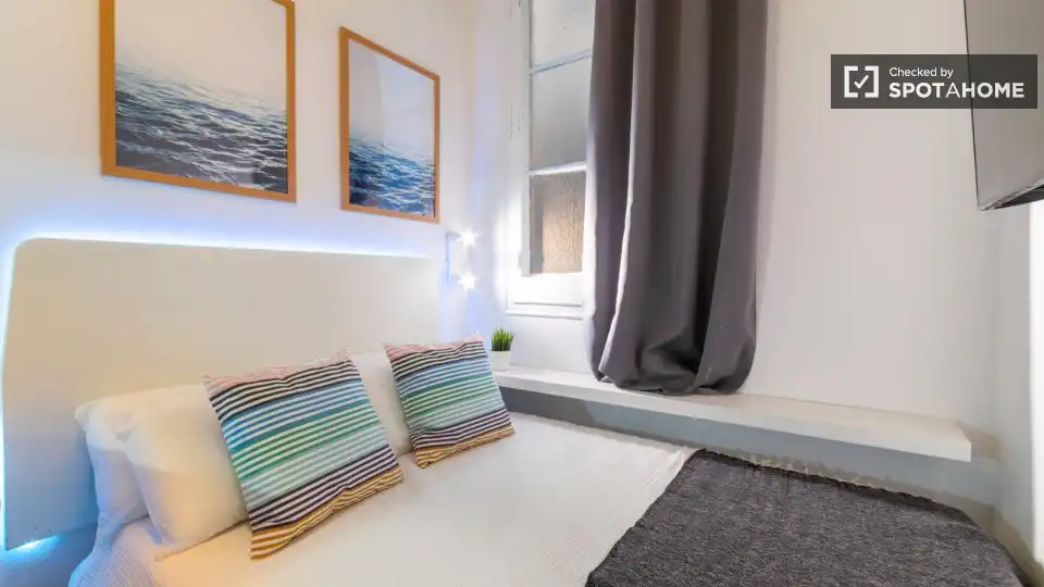 Bedroom of Flat for rent in Barcelona  with Air Conditioner, Heating and Furnished