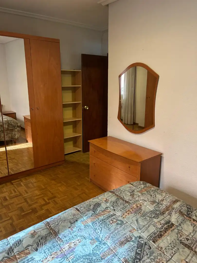 Habitación de Piso en venta en Arévalo con Calefacción, Terraza y Amueblado