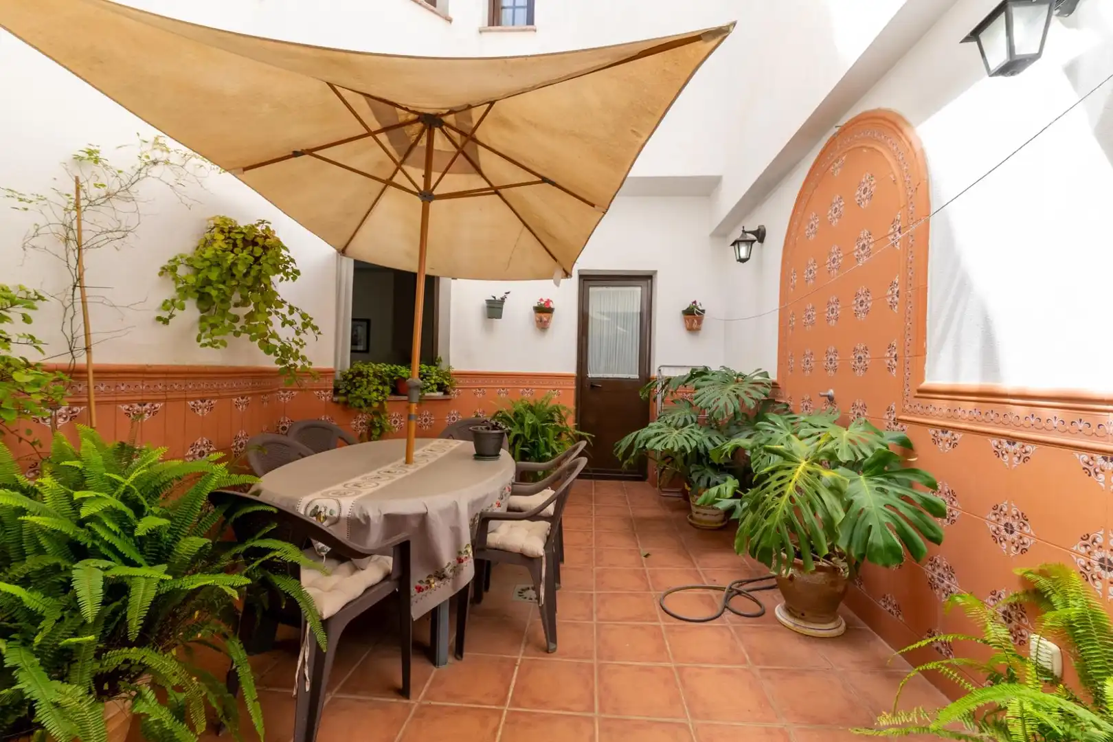 Terrassa de Casa adosada en venda en Ronda amb Aire condicionat, Calefacció i Jardí privat