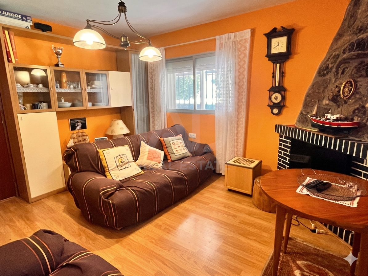 Sala d'estar de Casa o xalet en venda en El Tiemblo  amb Calefacció i Terrassa