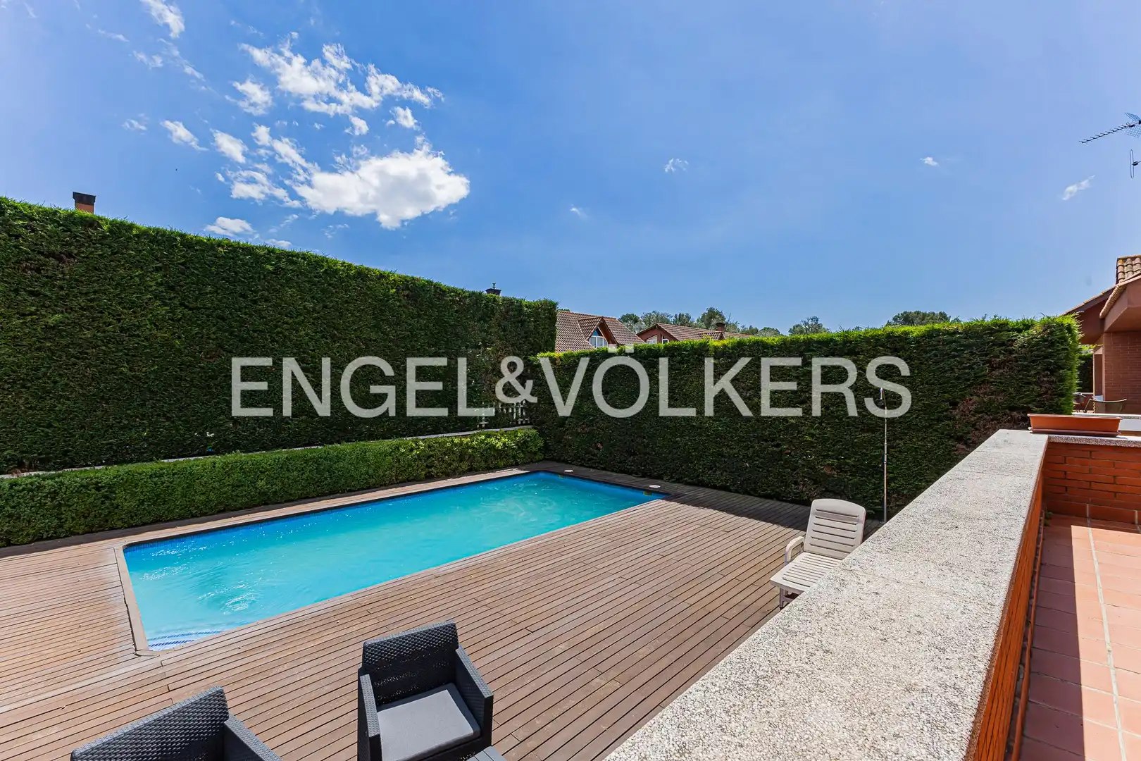 Piscina de Casa o xalet en venda en Sant Cugat del Vallès amb Aire condicionat, Calefacció i Jardí privat