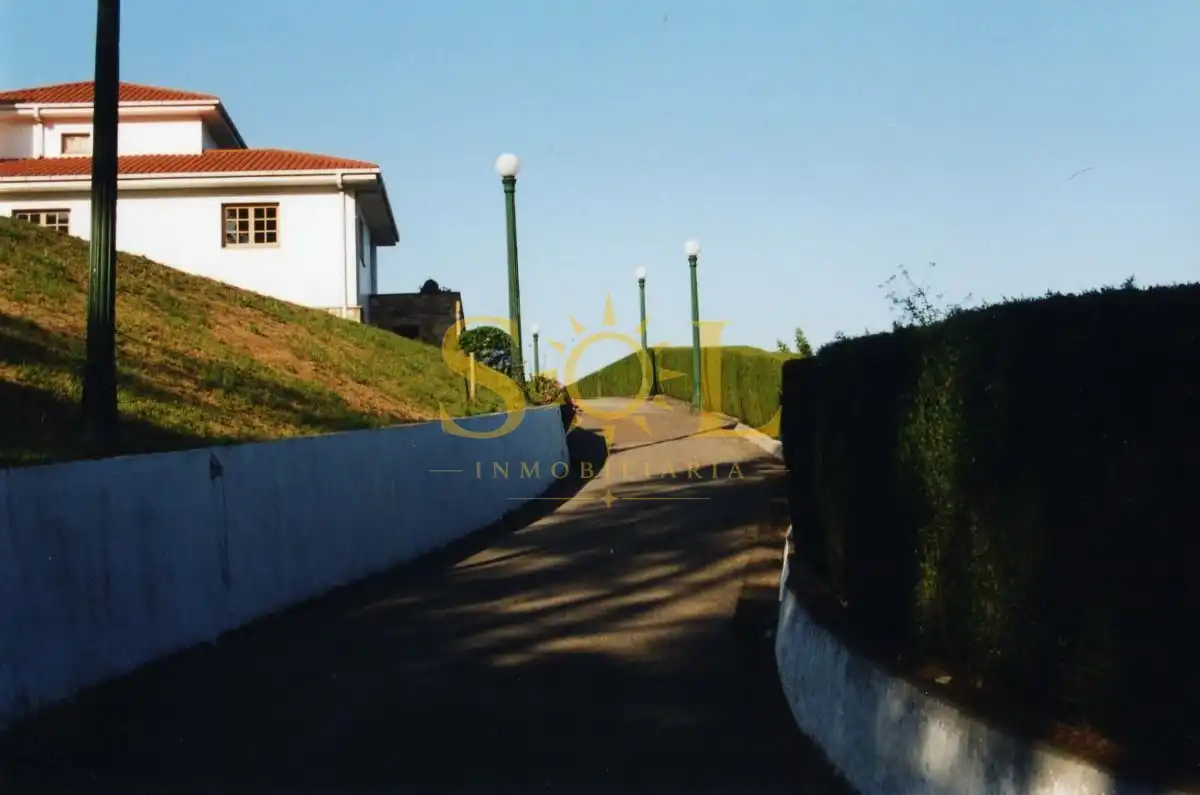 Vista exterior de Casa o xalet en venda en Pravia amb Calefacció i Jardí privat