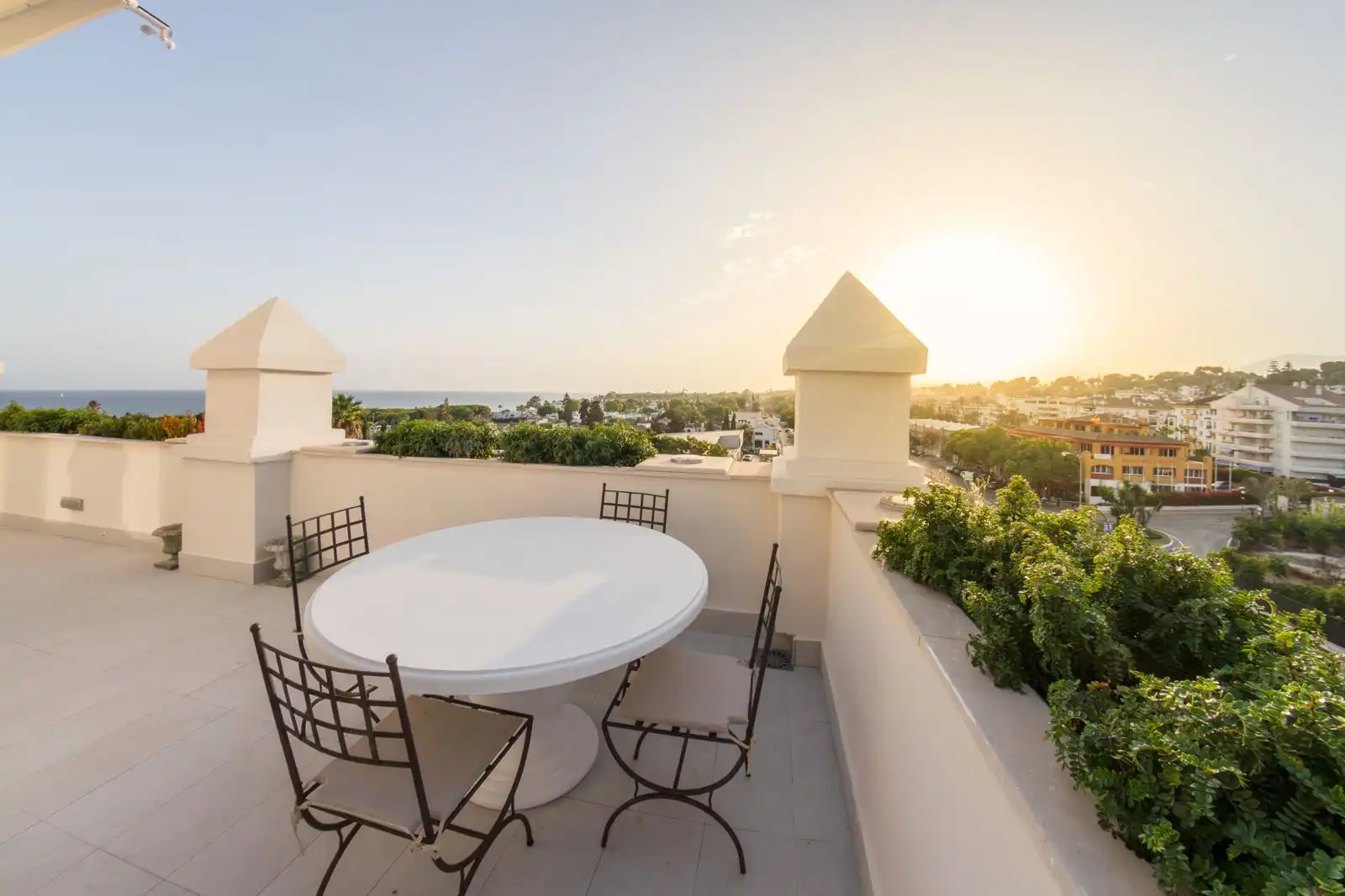 Terrasse von Dachboden zur Miete in Marbella mit Klimaanlage, Möbliert und Fernseher