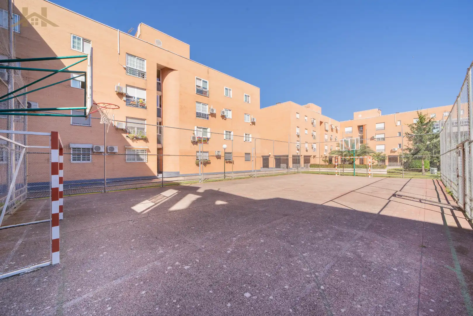 Vista exterior de Piso en venta en Leganés con Aire acondicionado, Balcón y Piscina comunitaria