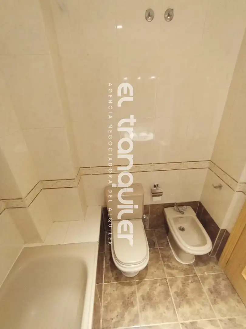 Baño de Piso de alquiler en Las Rozas de Madrid con Aire acondicionado, Trastero y Amueblado