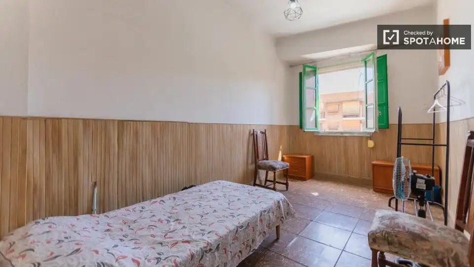 Room in Centro - Casco antiguo