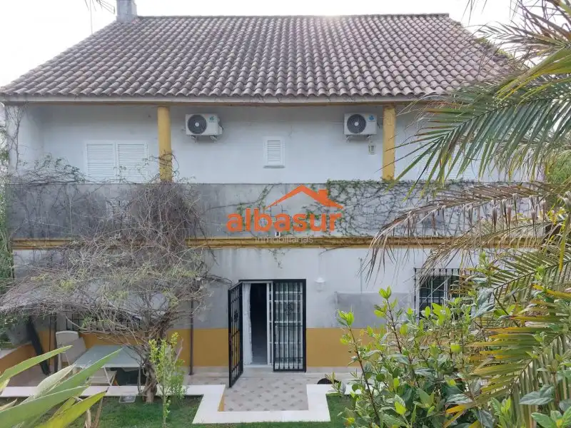 Chalet con piscina en venta en Calle Enebro, imagen 16