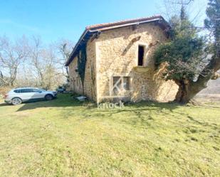 Vista exterior de Finca rústica en venda en Cabuérniga amb Balcó