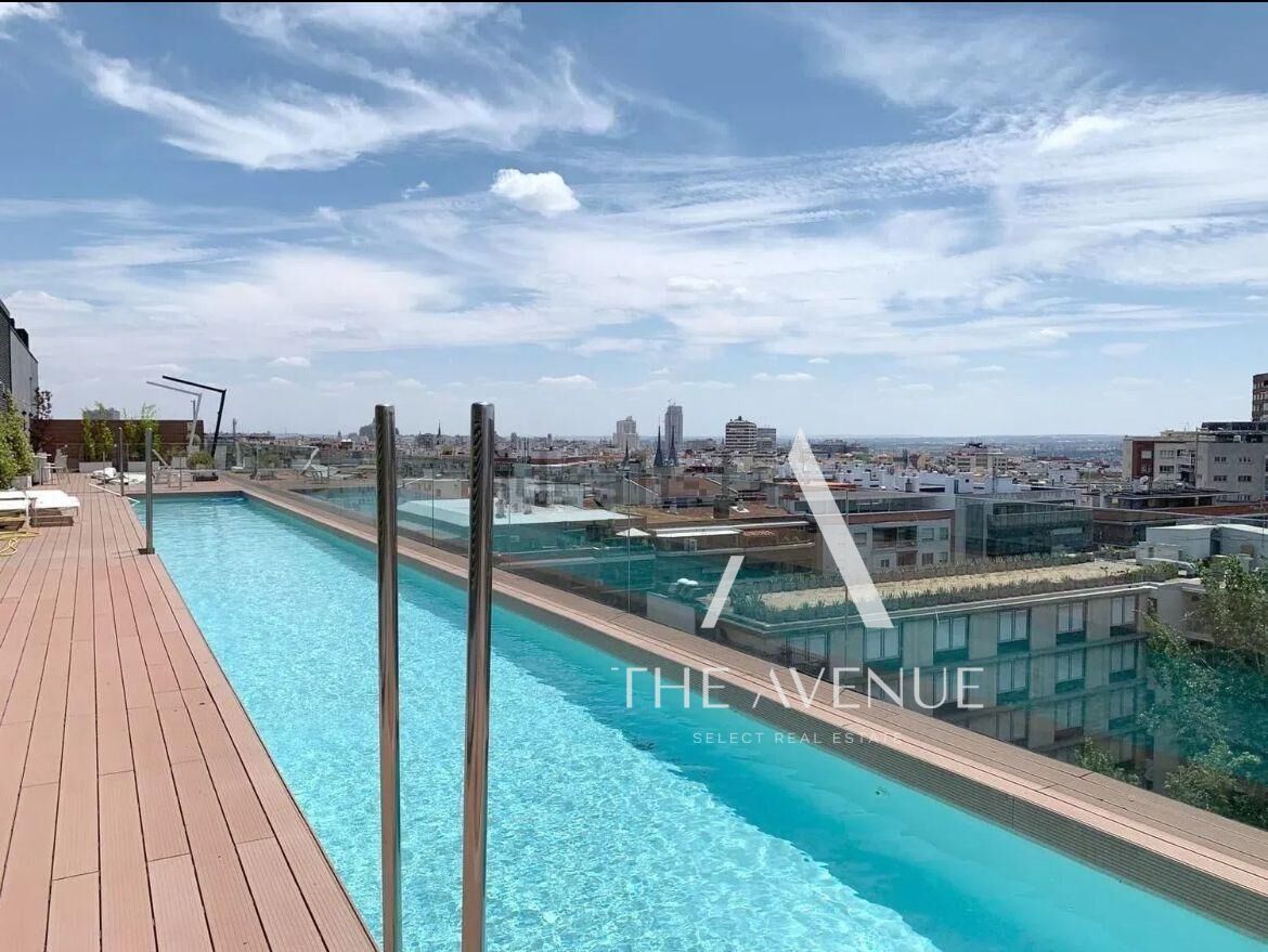 Piscina de Ático en venta en  Madrid Capital con Aire acondicionado, Calefacción y Terraza