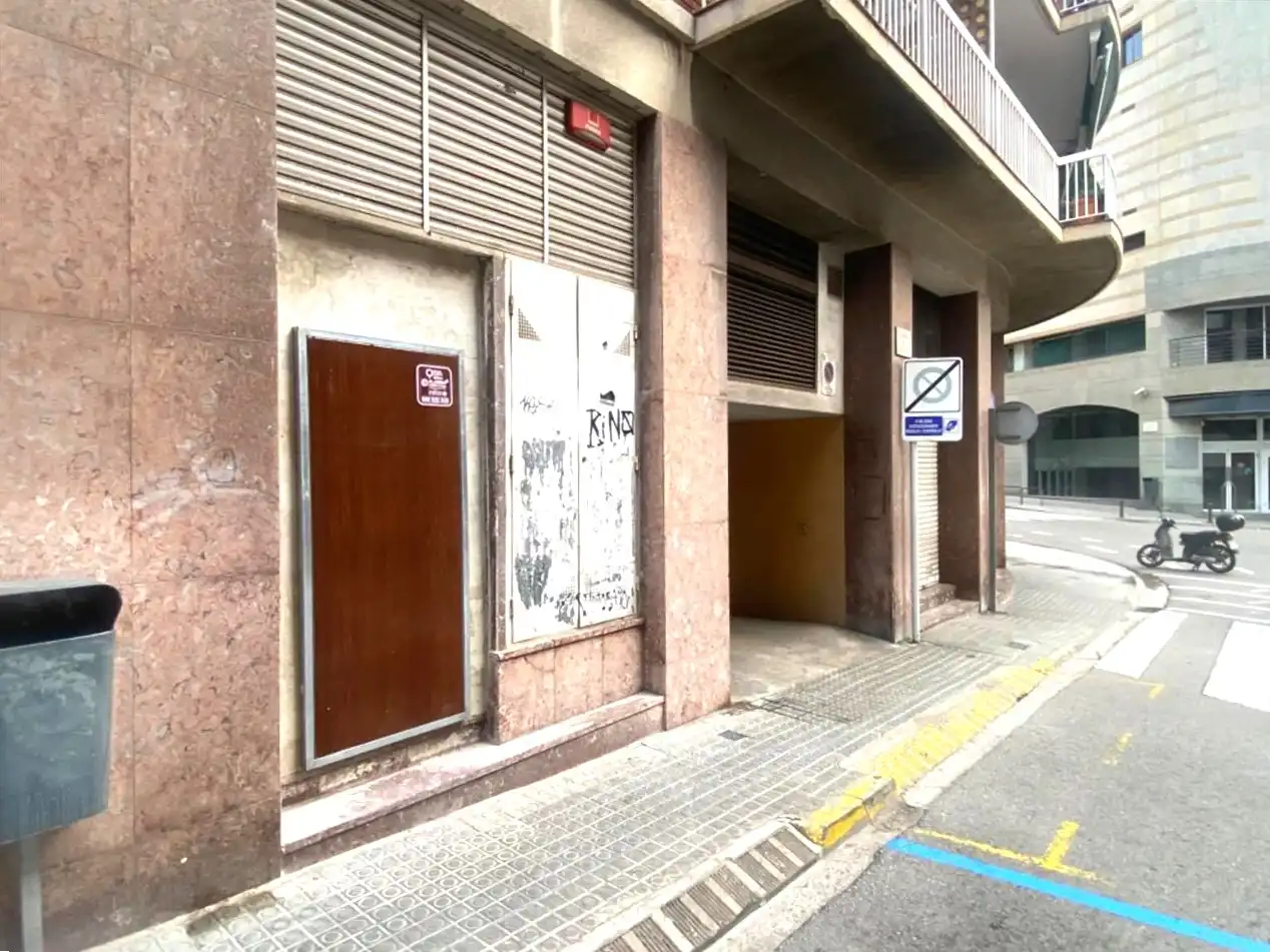 Business premises for sale in Carrer de l'Alcalde Armengou