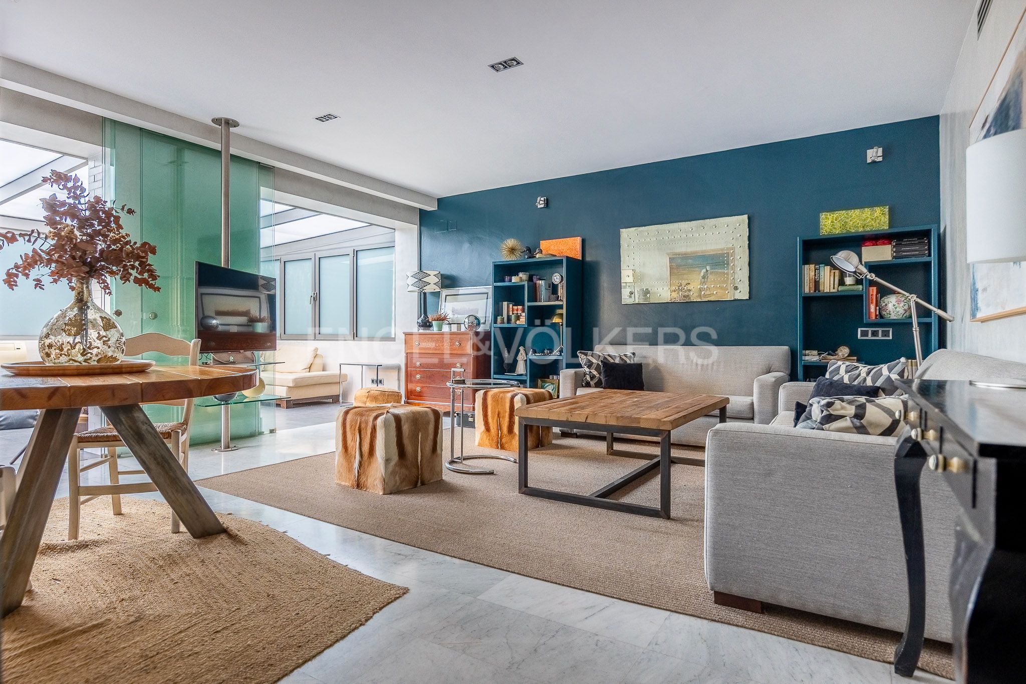 Sala d'estar de Apartament en venda en  Sevilla Capital amb Aire condicionat, Calefacció i Jardí privat