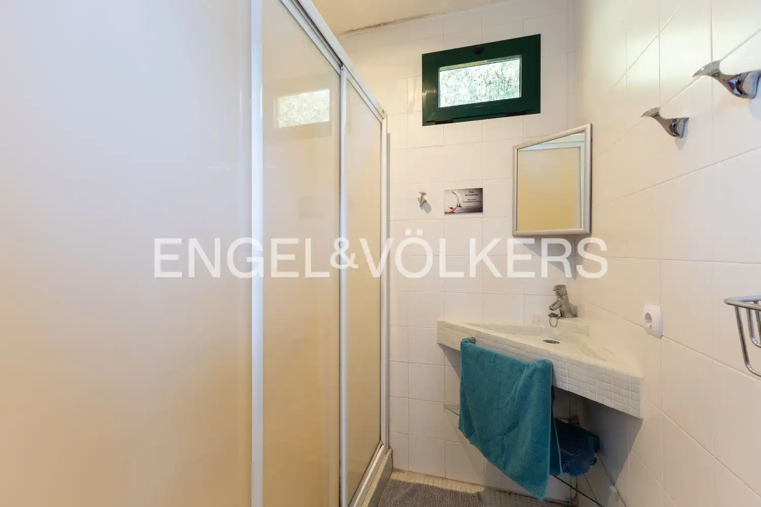 Baño de Casa o chalet en venta en Gilet con Aire acondicionado, Calefacción y Jardín privado