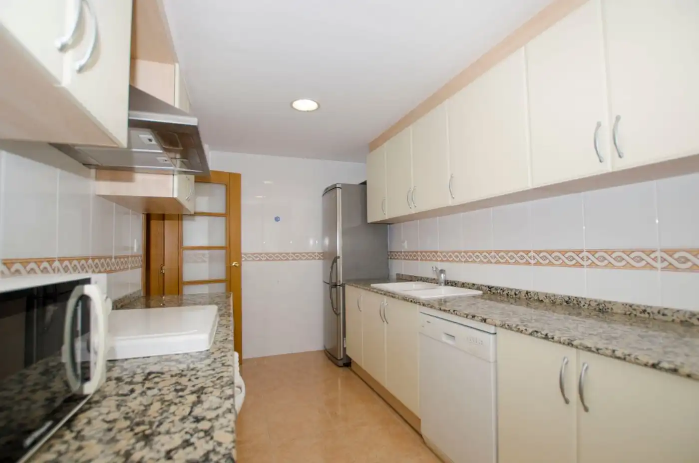 Cocina de Piso de alquiler en Valencia con Aire acondicionado, Calefacción y Jardín privado