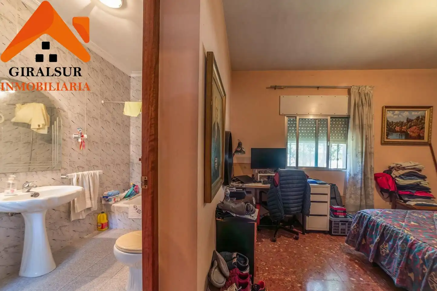 Dormitori de Casa o xalet en venda en Alcalá de Guadaira amb Aire condicionat, Jardí privat i Terrassa