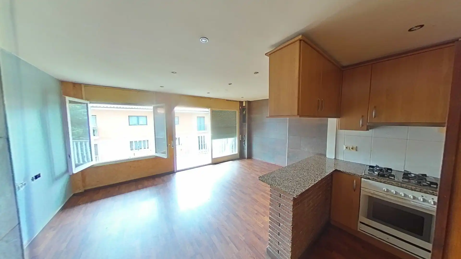 Cocina de Piso en venta en Manlleu con Calefacción, Parquet y Terraza