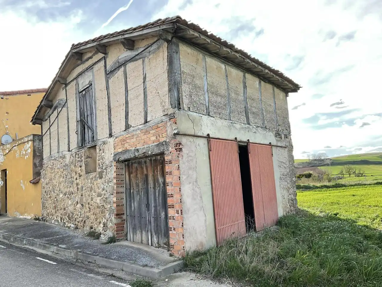 Vista exterior de Local en venta en Bascuñana