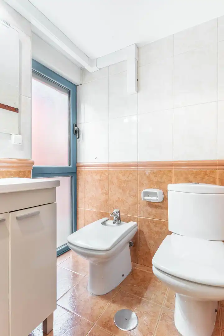 Bany de Apartament en venda en Laviana amb Traster