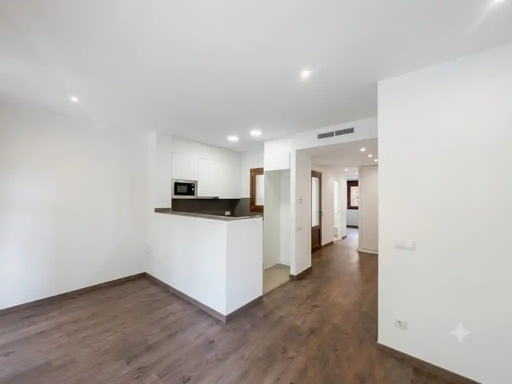 Piso con terraza en venta en Avinguda del Paral·lel, imagen 2