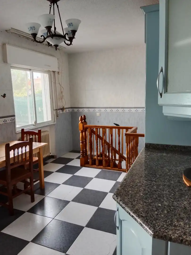 Casa adosada en venda en San Martín de Valdeiglesias amb Aire condicionat i Calefacció